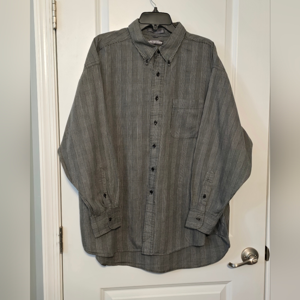 Van Heusen Men's Sz 18 1/2, 34/35 Long Sleeve Casual Button Down Shirt